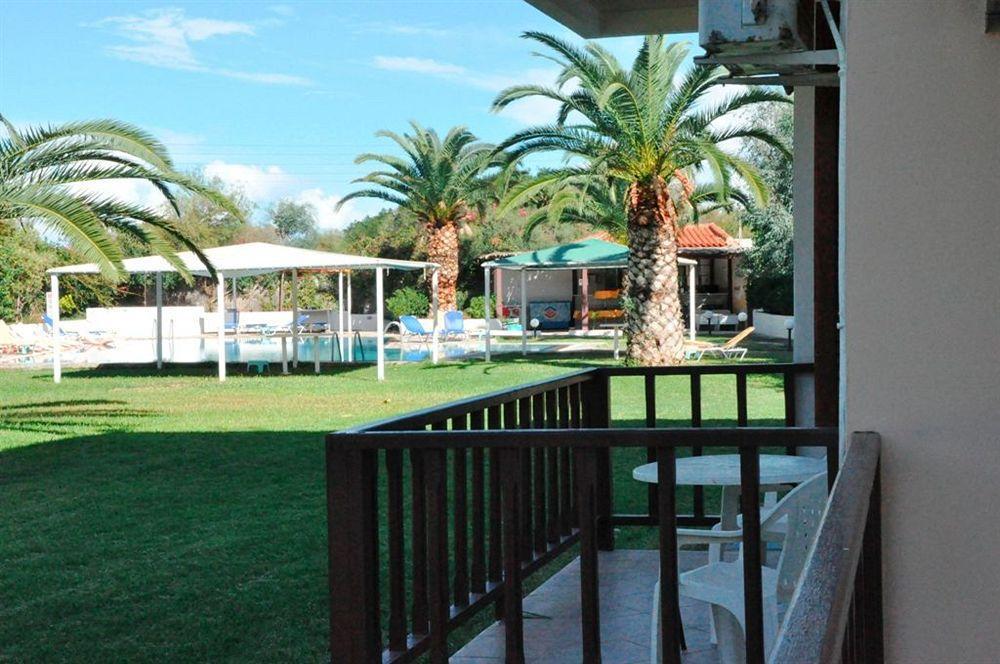 Of Lillies Hotel 2*