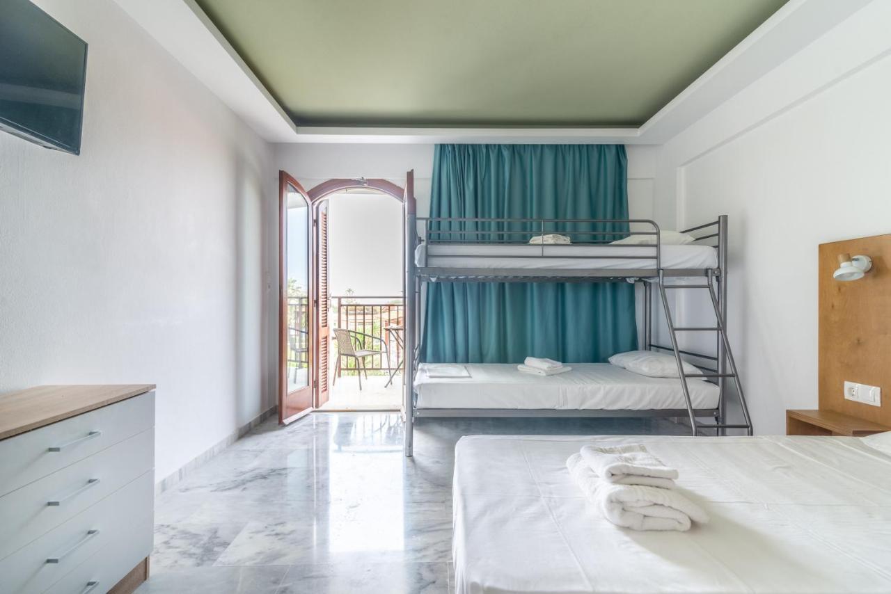 Of Lillies Hotel 2*