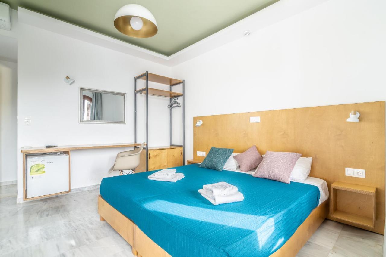Of Lillies Hotel 2*