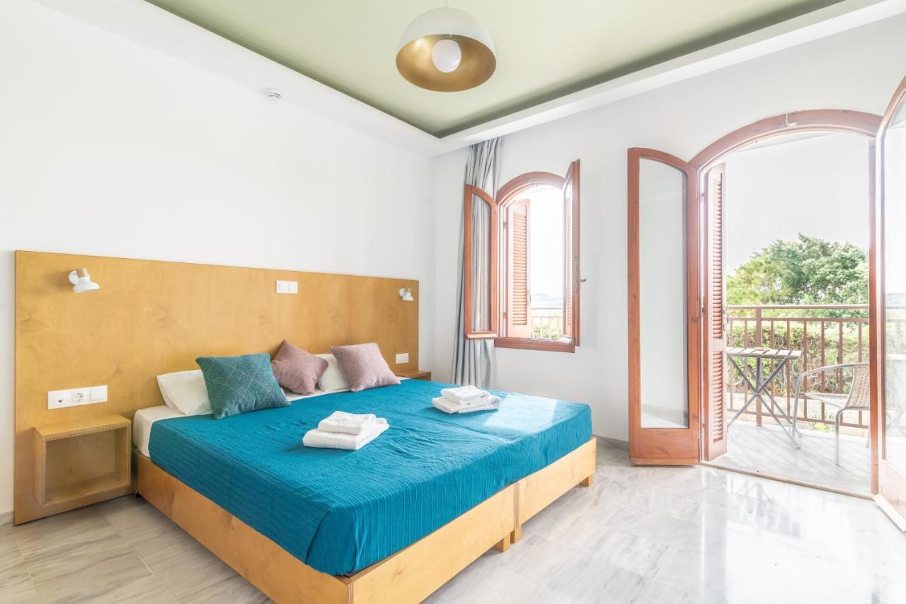 Of Lillies Hotel 2*