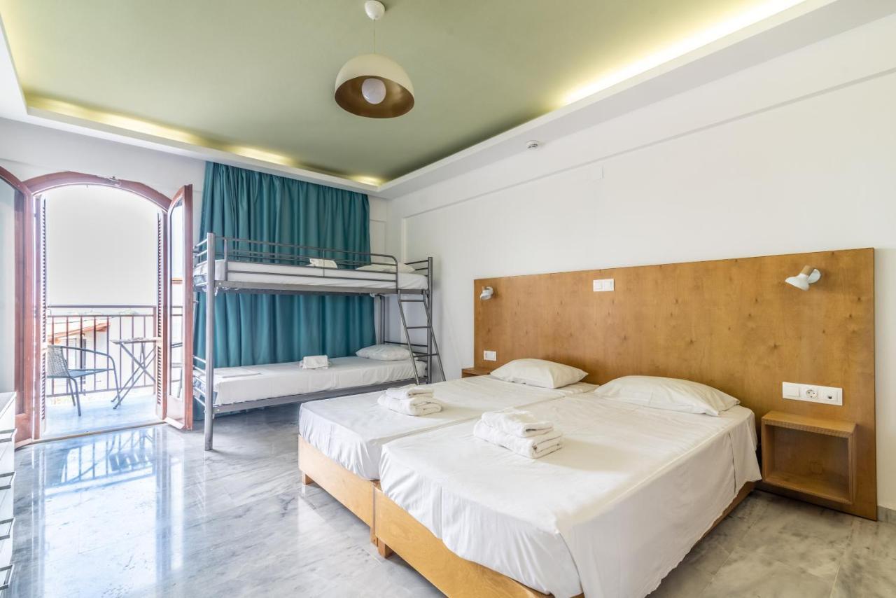 Of Lillies Hotel 2*