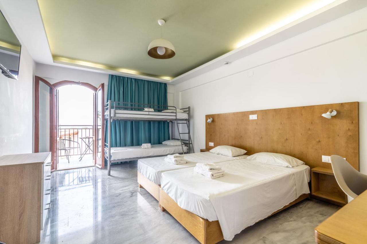 Of Lillies Hotel 2*