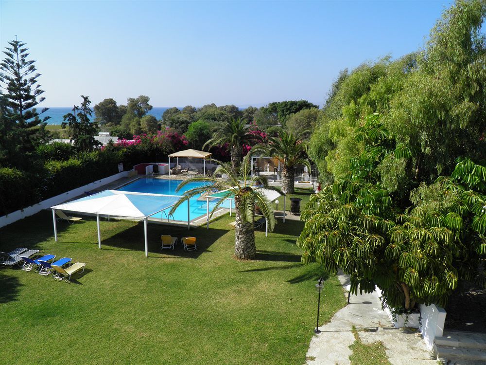 Hotel Of Lillies 2*