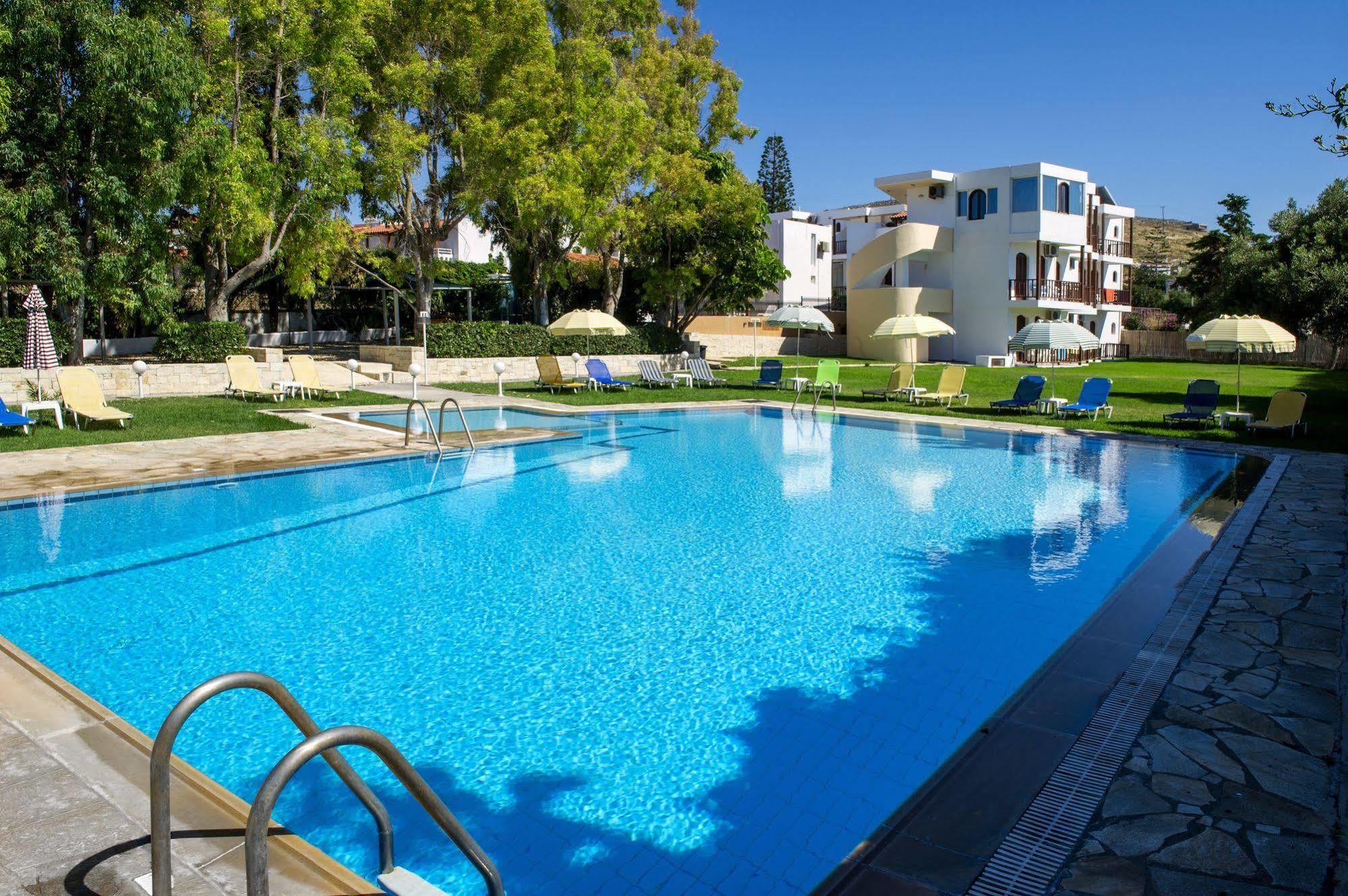 Hotel Of Lillies 2*